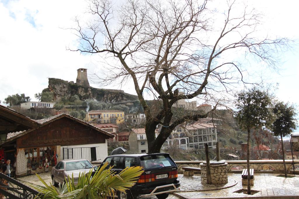 Hotel Panorama Kruje View On The Castle And The Old Town Rum bild